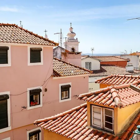 Alfama Terrace * Lissabon