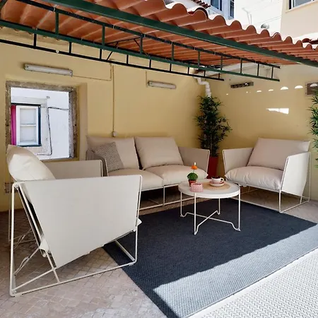 Alfama Terrace Apartman *