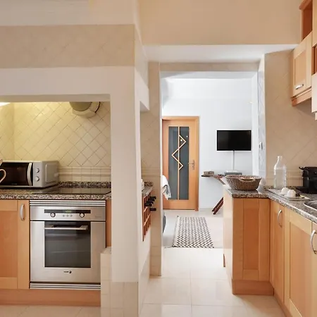 Alfama Terrace Apartman *